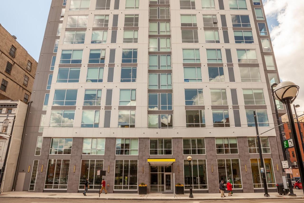 Frontdesk I The Blonde Apts Downtown Cincinnati Eksteriør billede
